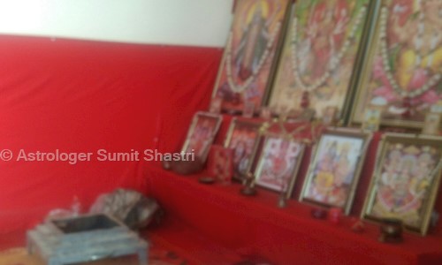 Astrologer Sumit Shastri in Vishnu Garden, Delhi - 110018