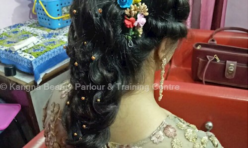Kangna Beauty Parlour & Training Centre in Paschim Puri, Delhi - 403602