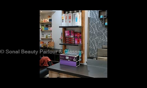 Sonal Beauty Parlour & Classes in Hira Baug, Surat - 395006
