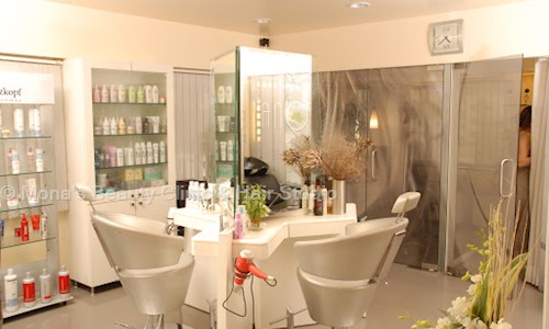Mona's Beauty Clinic & Hair Studio in Sayajigunj, Vadodara - 390005