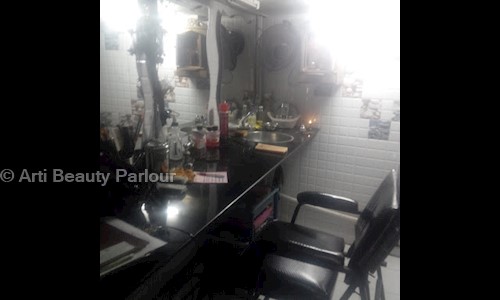 Arti Beauty Parlour in Raopura, Vadodara - 390001