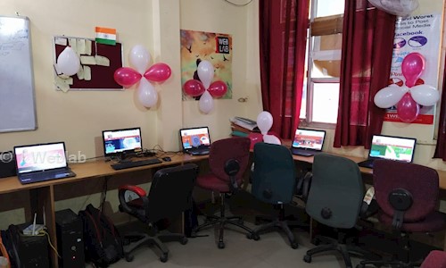 1 Weblab in Laxmi Nagar, Delhi - 110092