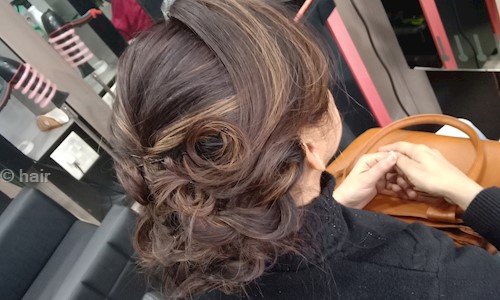 b:hair in Sector 46, Chandigarh - 160047