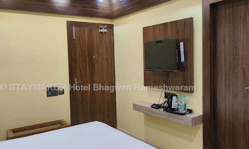 STAYMAKER Hotel Bhagwan Rameshwaram in Near Bhagwan Talkies, Deoghar - 814112