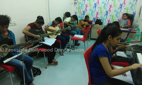 Freestyle Bollywood Dance Class in Charni Road, Mumbai - 400004