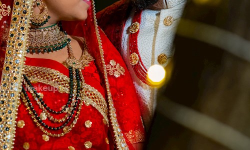 DD makeup in Swami Narayan Road, Vadodara - 390012