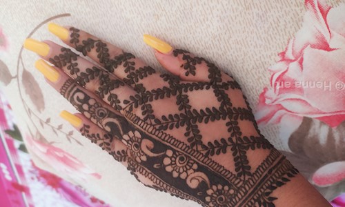 Henna art in Burhar, Shahdol - 484114