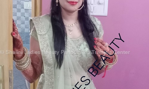Shalini Ladies Beauty Parlour And Training Center in Ashiananagar, Patna - 800025