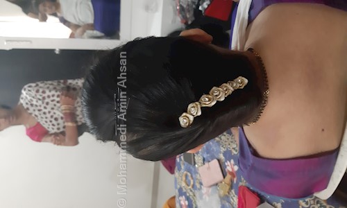 Honey bueaty saloon in Wadi, Vadodara - 390017