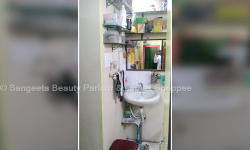 Sangeeta Beauty Parlour & Ladies Shoppee in Hadapsar, Pune - 411028