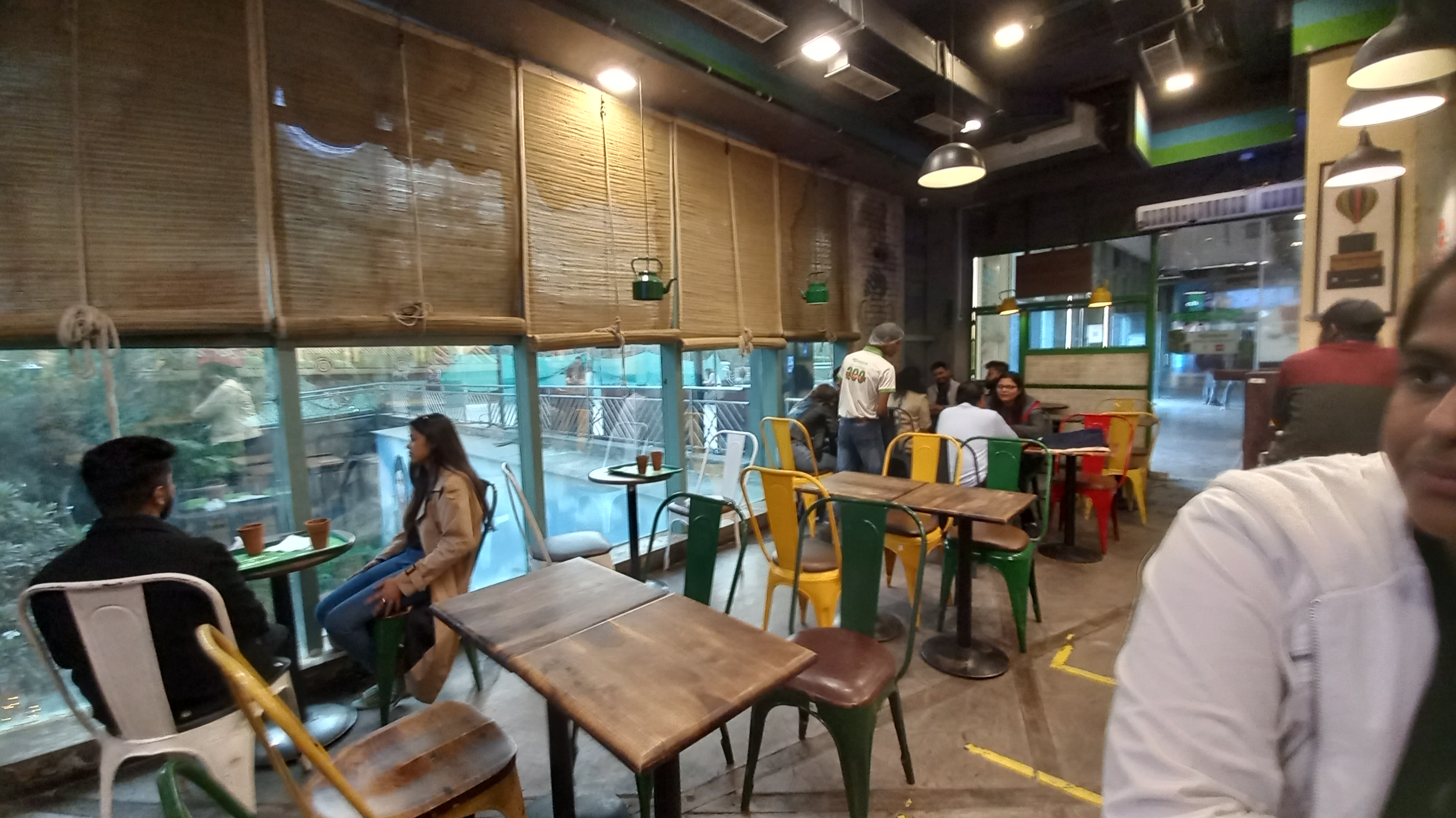 Chaayos Cafe - Nehru Place, Metro Station
