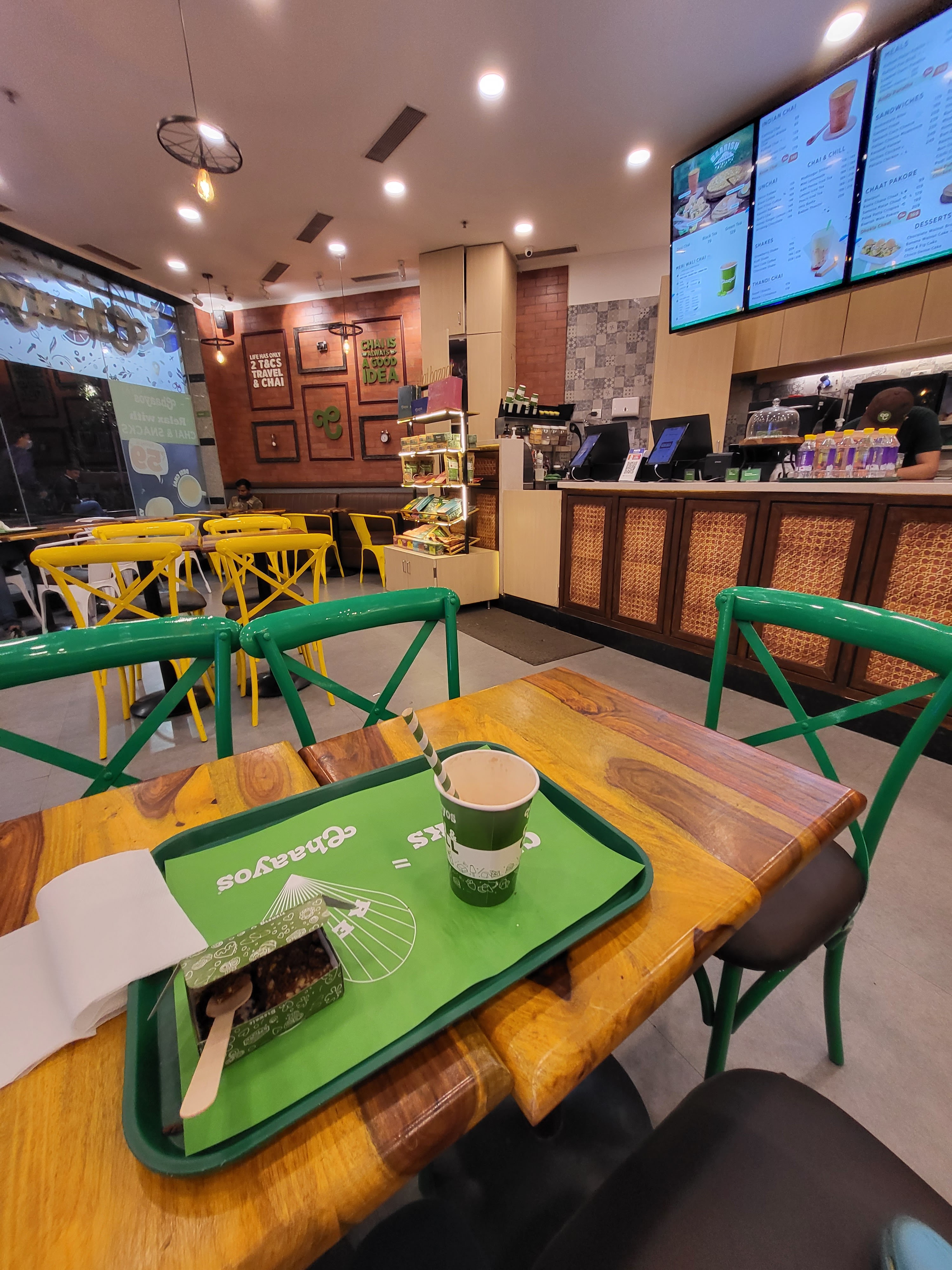 Chaayos Cafe - Kashmere Gate Metro Station