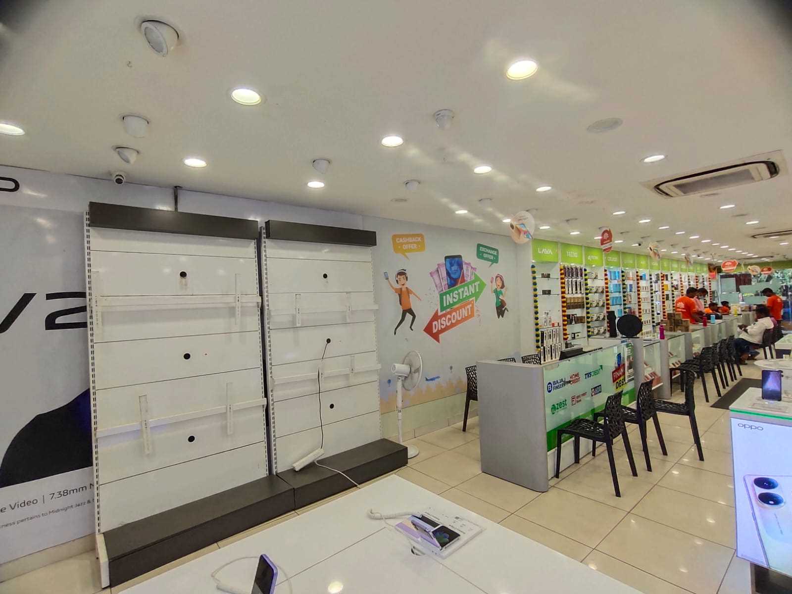 Poorvika Mobiles Pondicherry Chetty Street in Anna Salai, Puducherry