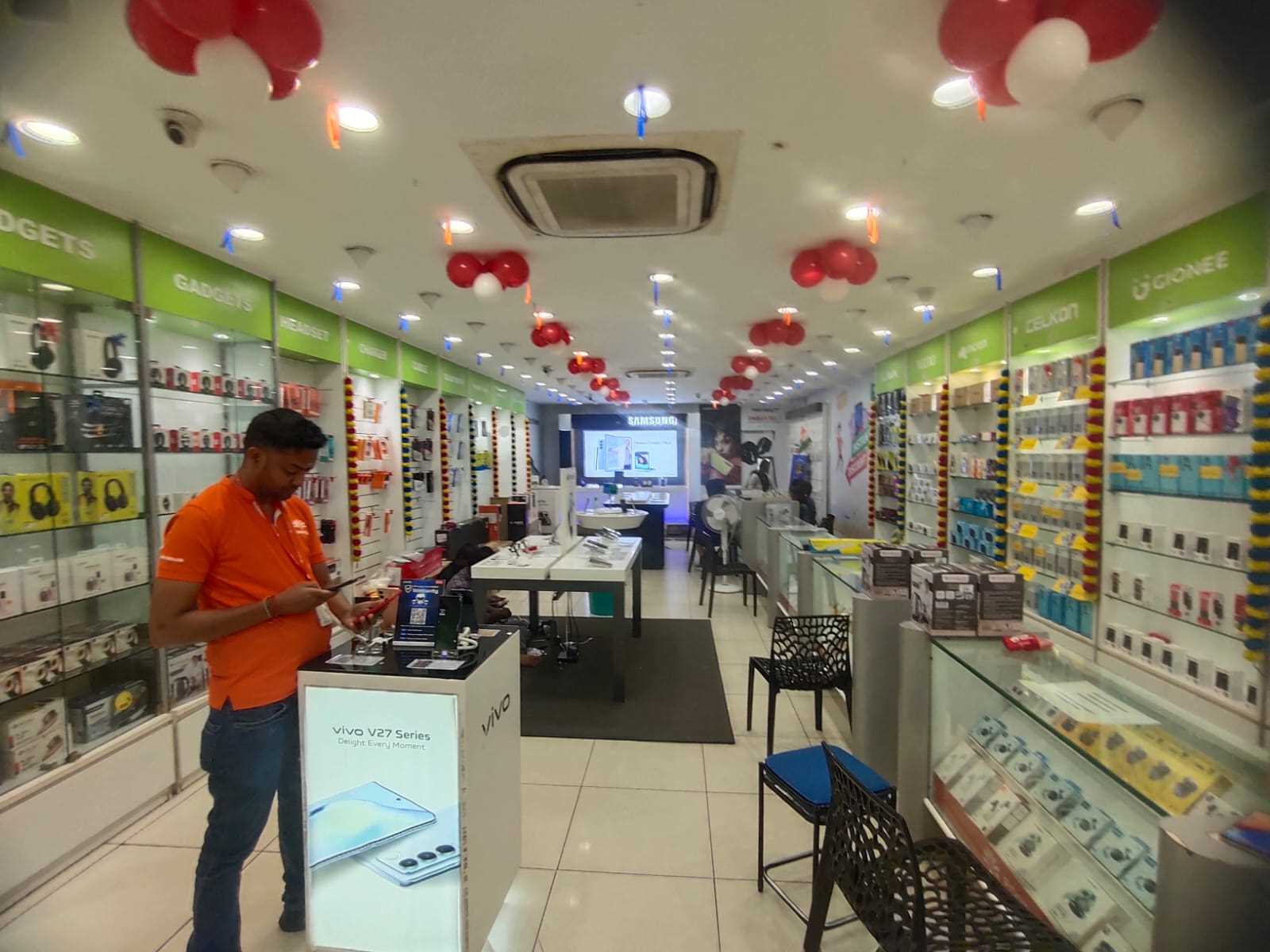 Poorvika Mobiles Pondicherry Chetty Street in Anna Salai, Puducherry