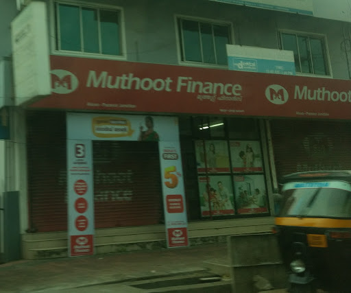 Muthoot Finance Services in Parur junction, Aluva, Kerala