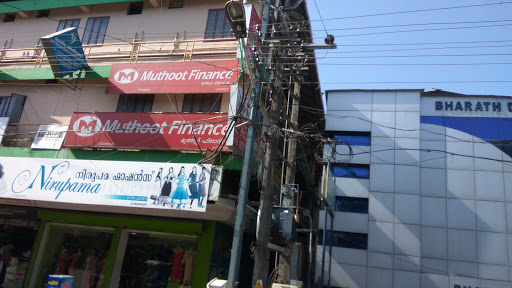 Muthoot Finance Services in South Junction Chalakudy, CHALAKKUDY, Kerala