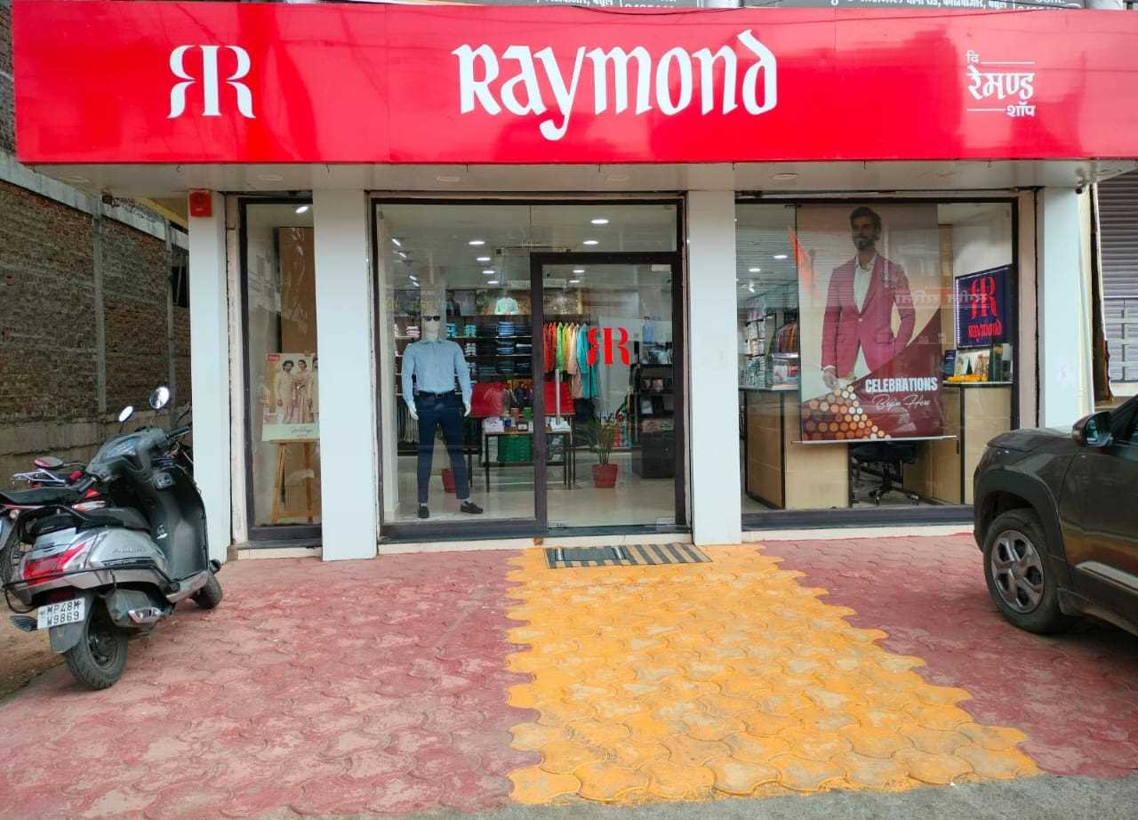 Raymond in Kothi Bazar, Betul