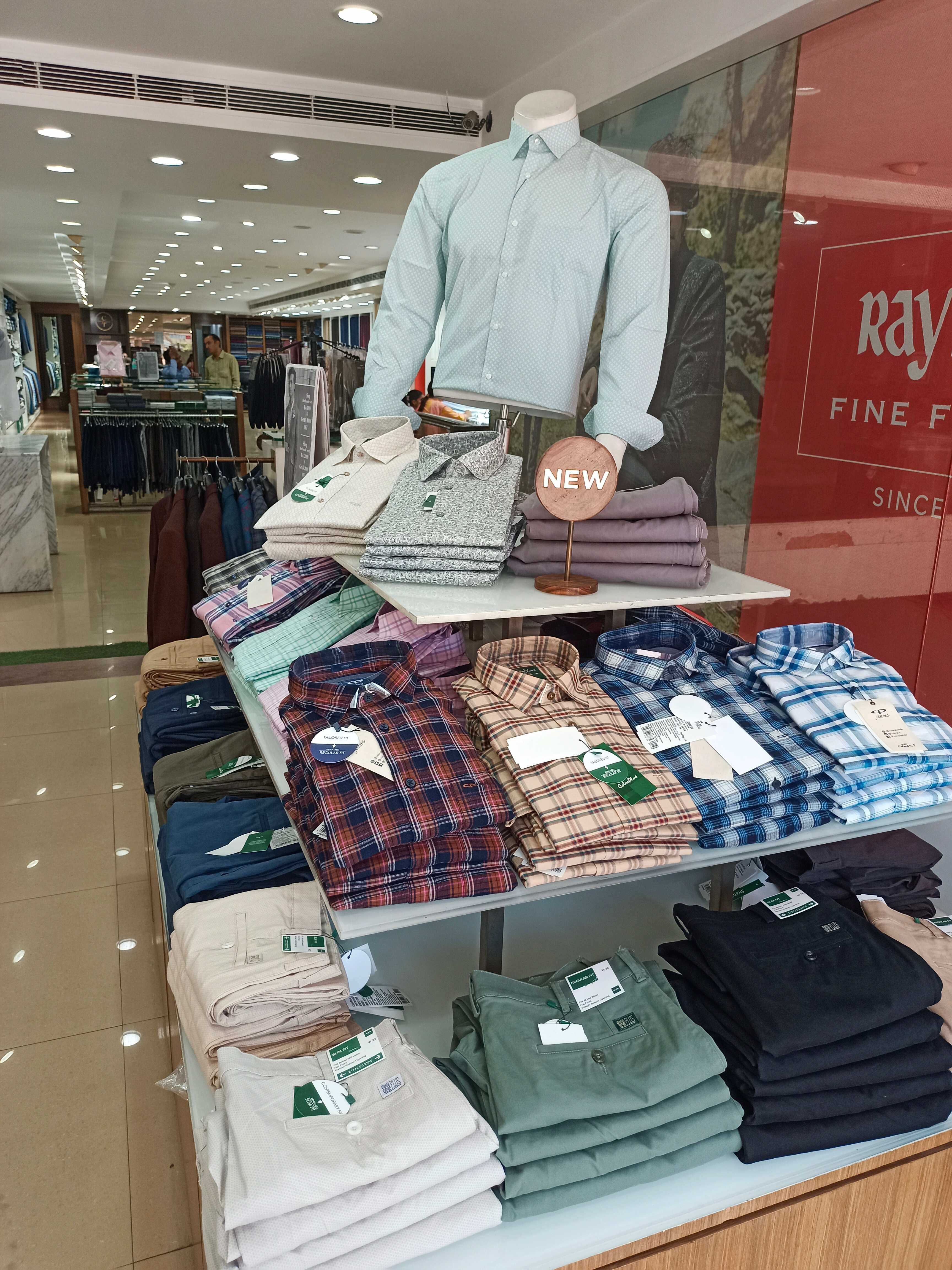 Raymond in Koh - E - Fiza, Ludhiana