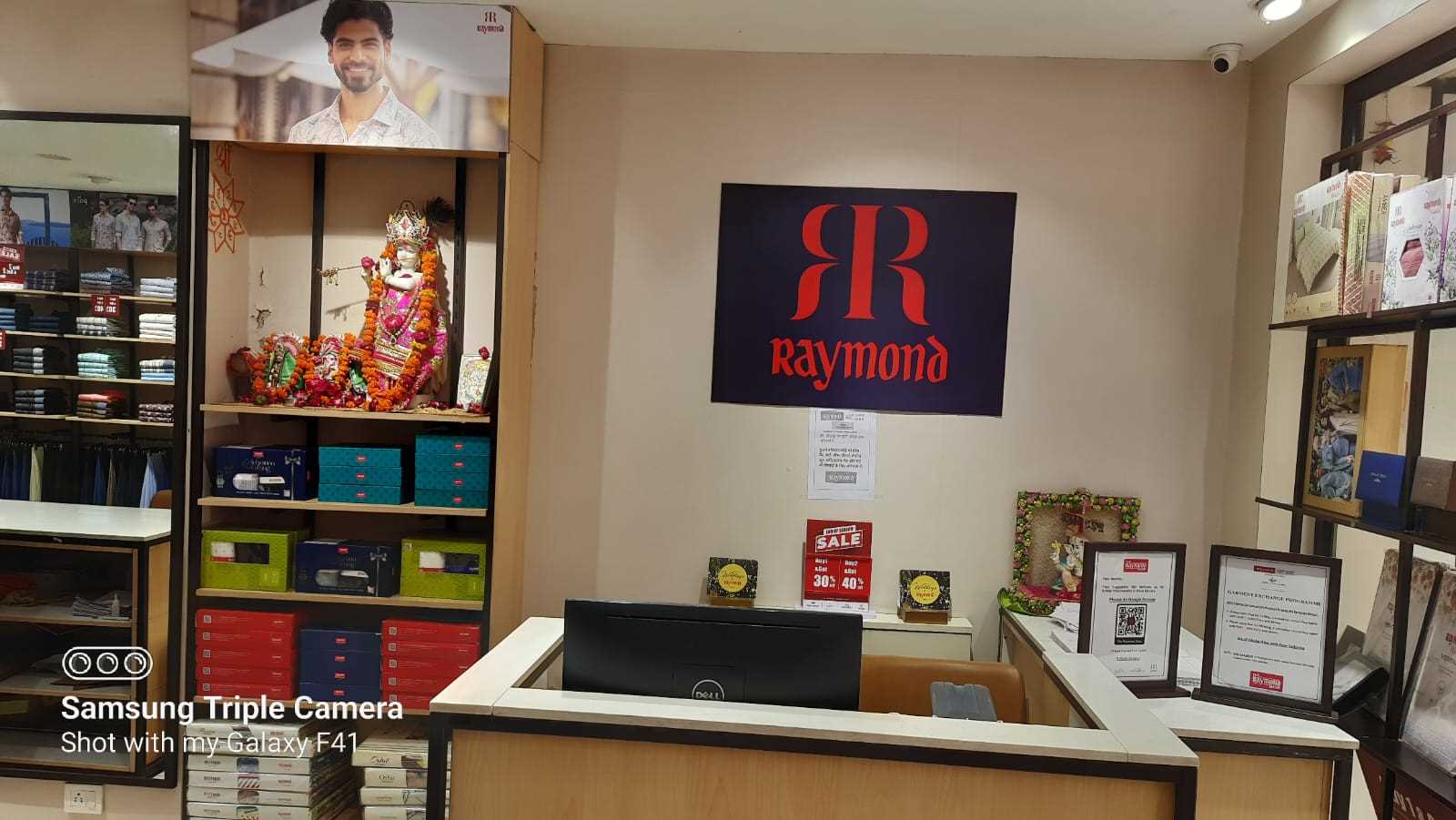 Raymond in Gandhi Nagar, Kanpur