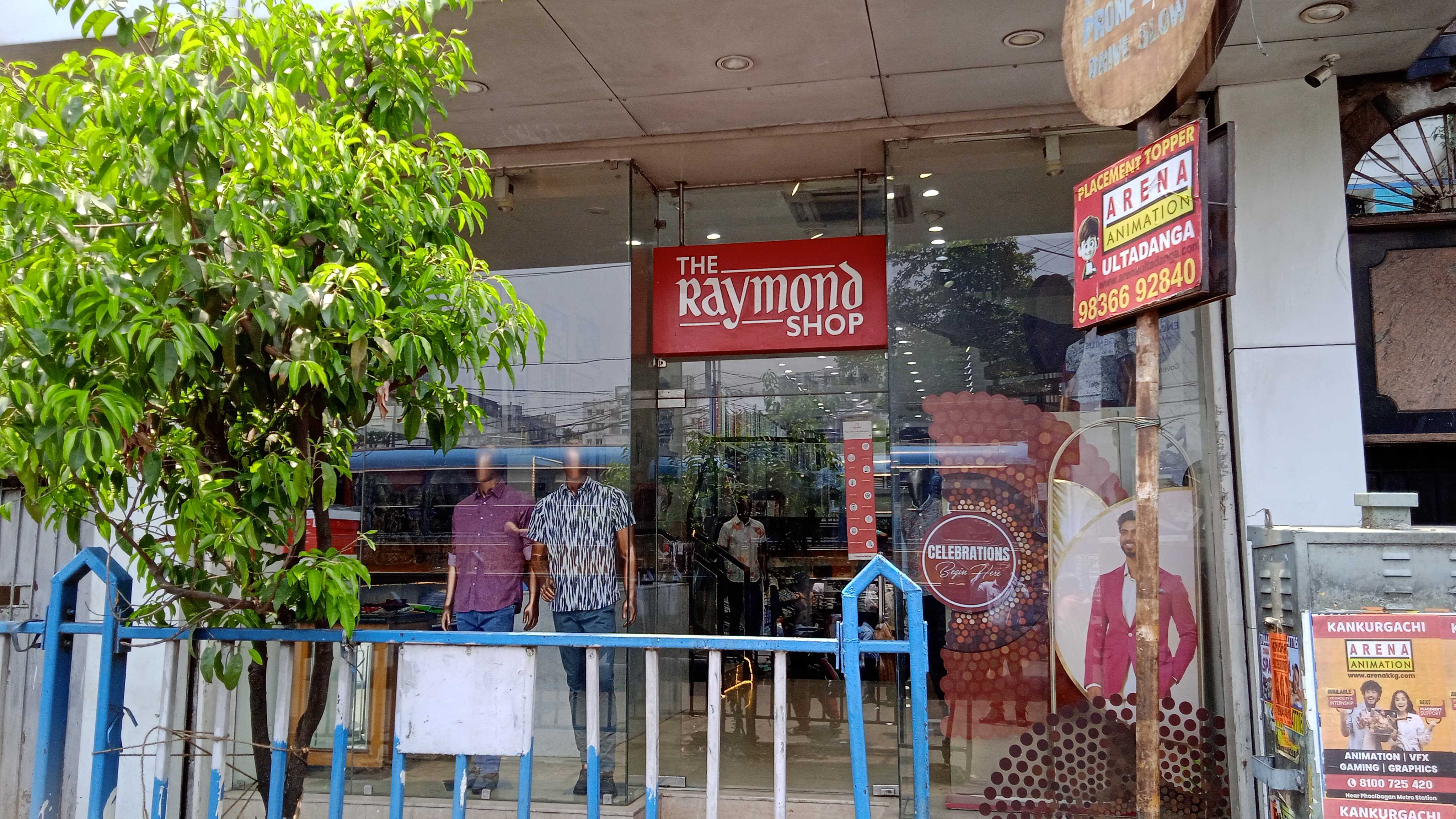 Raymond in Ultadanga, Kolkata