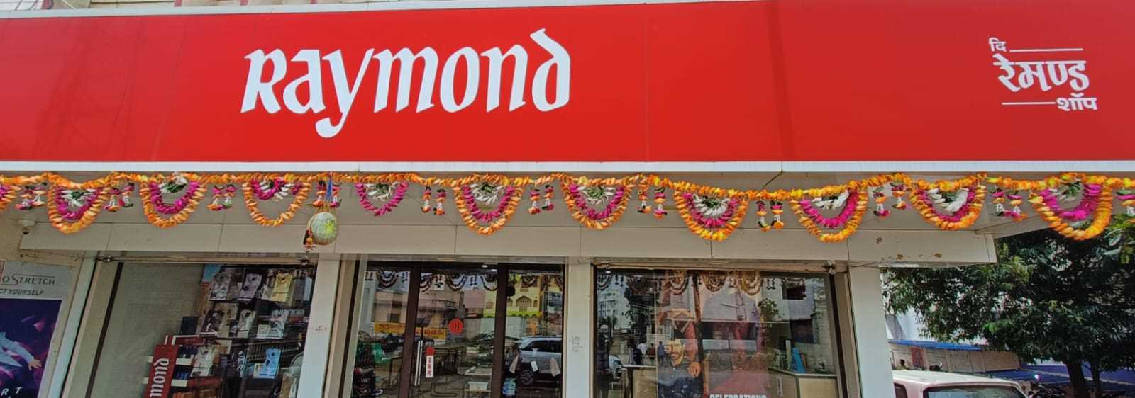 Raymond in Sillod Noorani Mohalla, Sillod