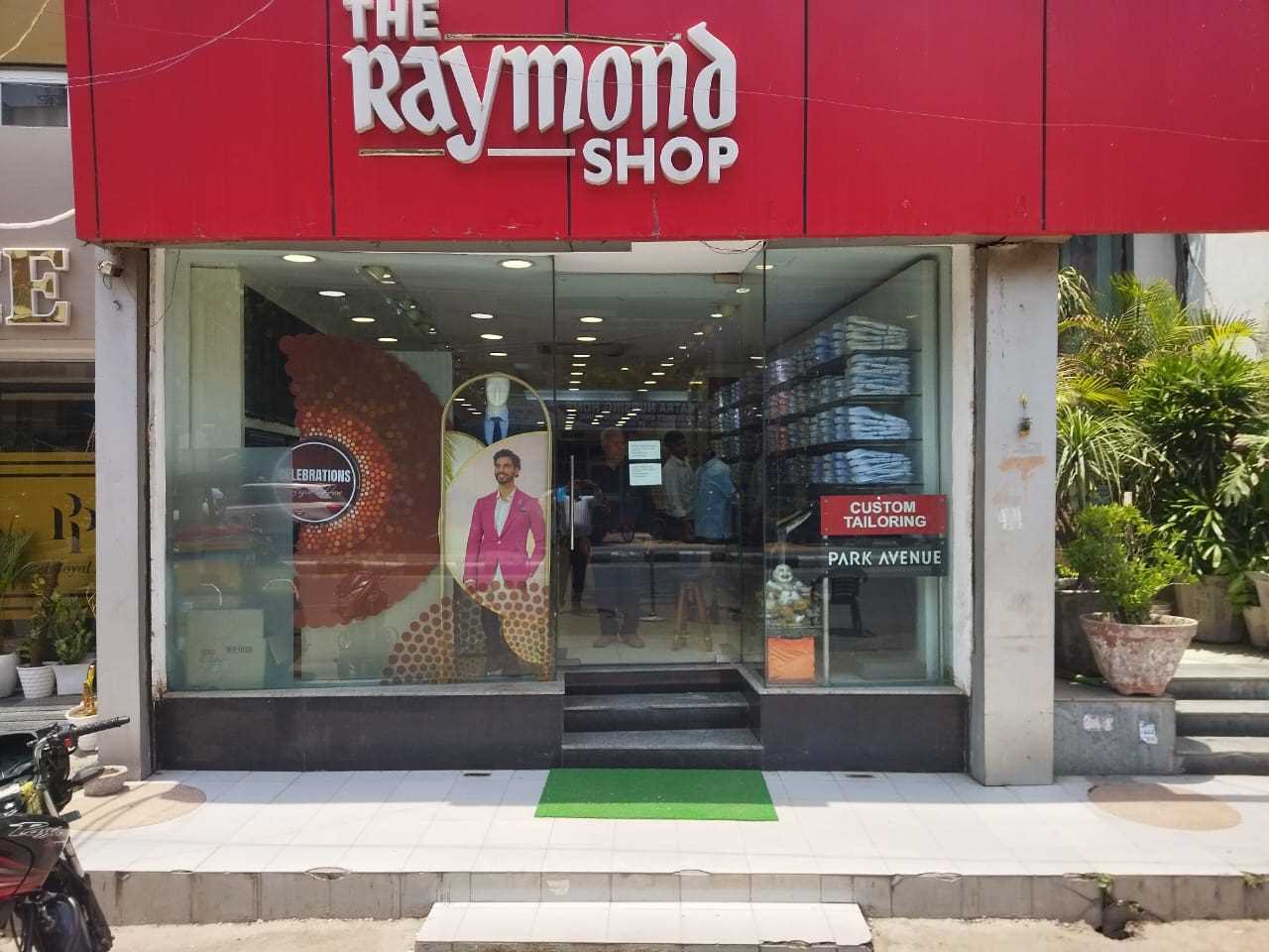 Raymond in Paschim Vihar, New Delhi