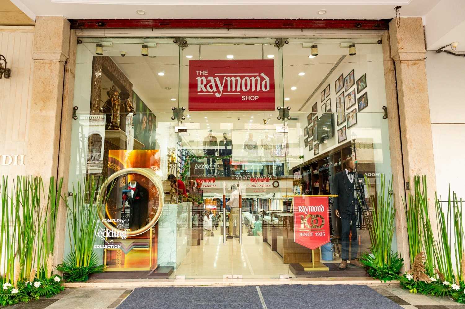 Raymond in Hazratganj, Lucknow