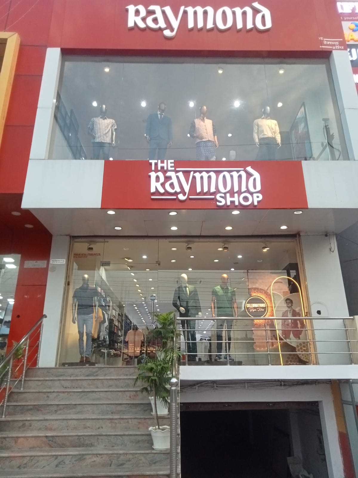 Raymond in Newada, Varanasi