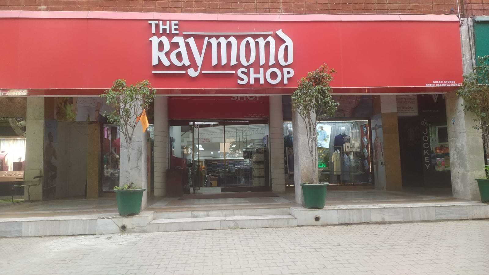 Raymond in Sector 17, Chandigarh