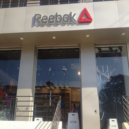 reebok seconds store in kolkata